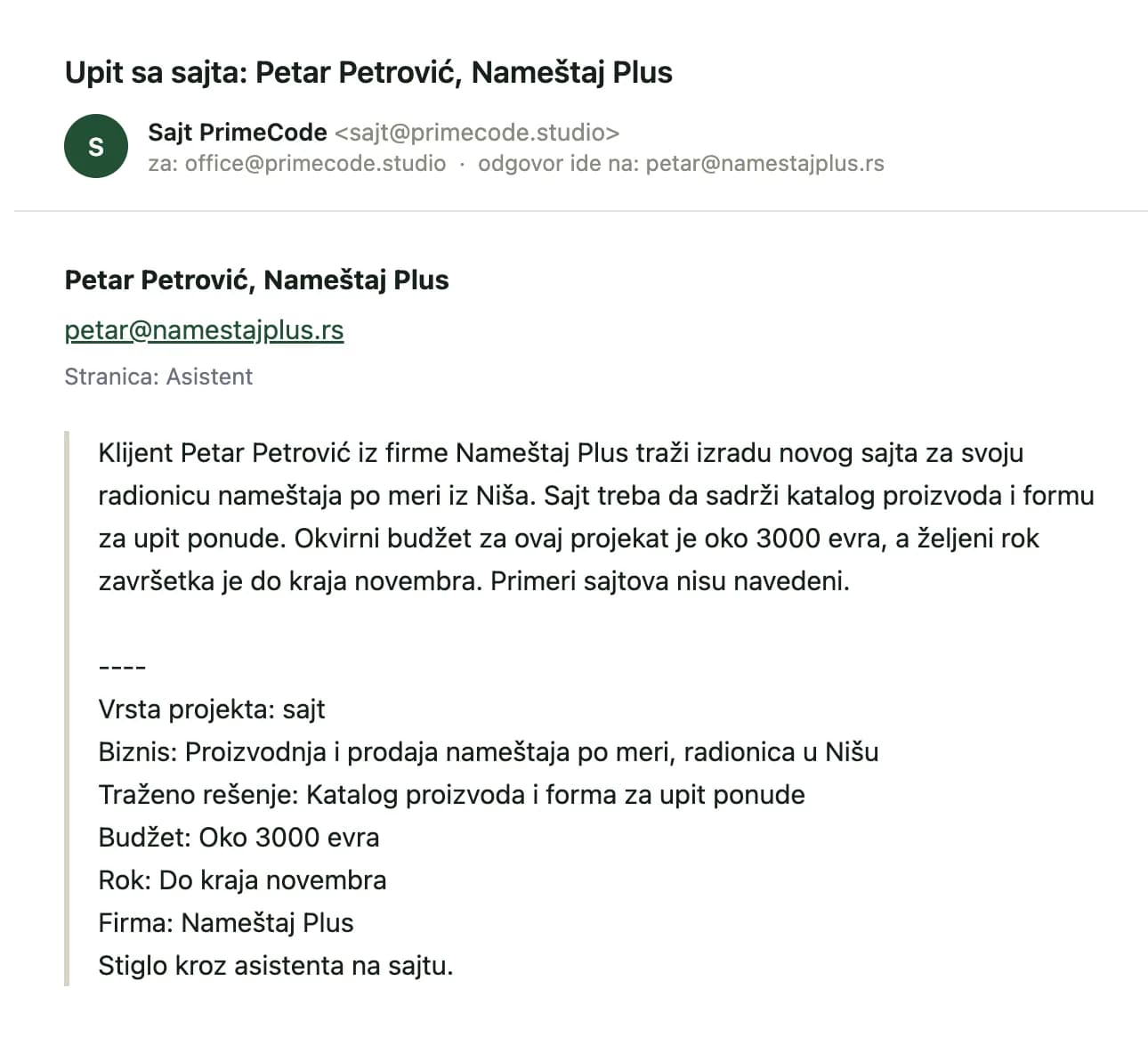 Mejl koji stiže studiju, naslov Upit sa sajta i ime klijenta, sa kontaktom, sažetkom i razloženim podacima o projektu.